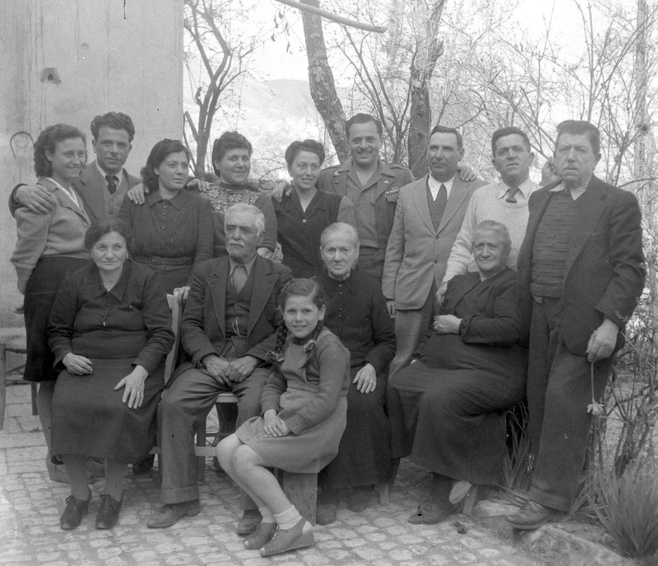 Large group portrait of DiLoreto relatives in Alfedena in 1946