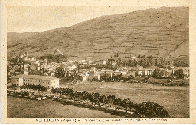 Front of an antique postcard showing Alfedena and its school building